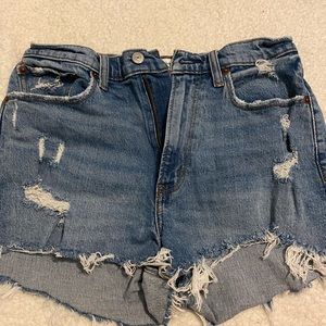 ABERCROMBIE 4 INCH CURVE LOVE MOM SHORTS